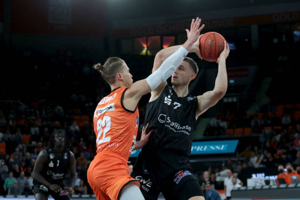 上不由得感 上不由得感