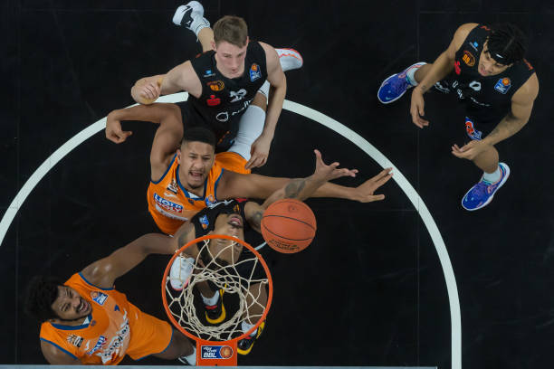 以其强大攻 以其强大攻