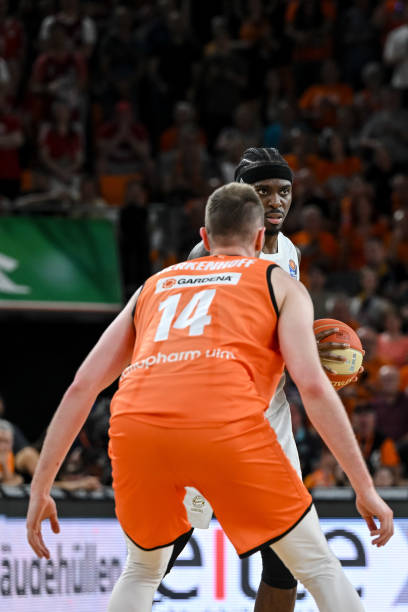 [图]詹姆斯赛季首砍三双 擒国王开季三连胜.